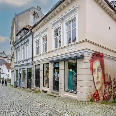 Apartment Charming 200m From Bryggen *